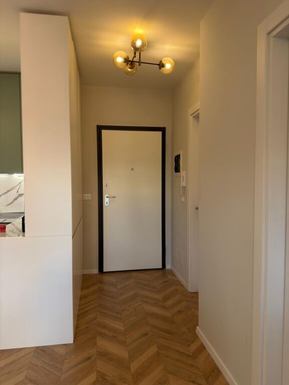 Apartament 1+1 tek Rruga e Kavajes prane Kishes Katolike