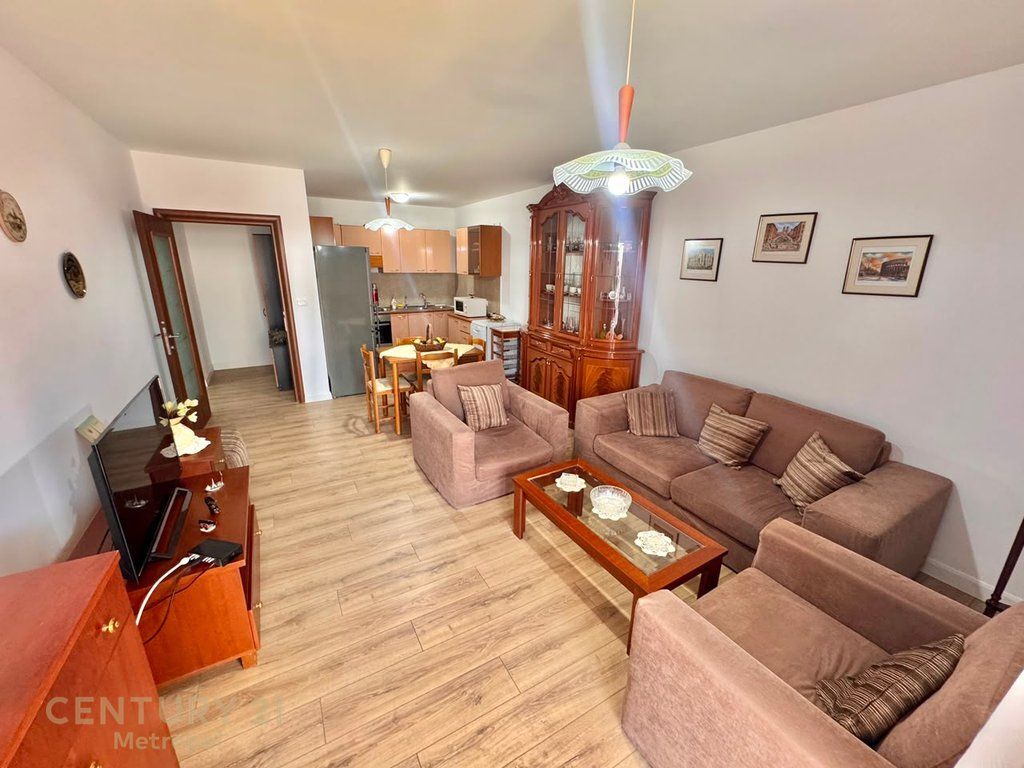 COMUNE DI PARIGI, APPARTAMENTO 2+1+2 IN AFFITTO CON POSTO AUTO! 900 € /Mese