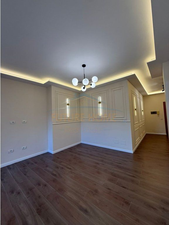 In vendita, Appartamento 1+1, Quartiere 6, Durres