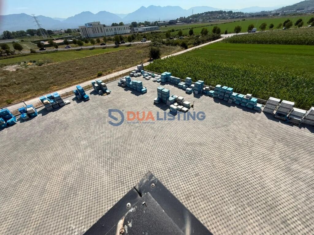 🏢 BUSINESS PROPERTY FOR SALE – SUPER INVESTMENT IN BERXULLË 📍 Berxullë – Rinas Highway 1,250 m² business property | 3,600 m² land | Direct access to the highway