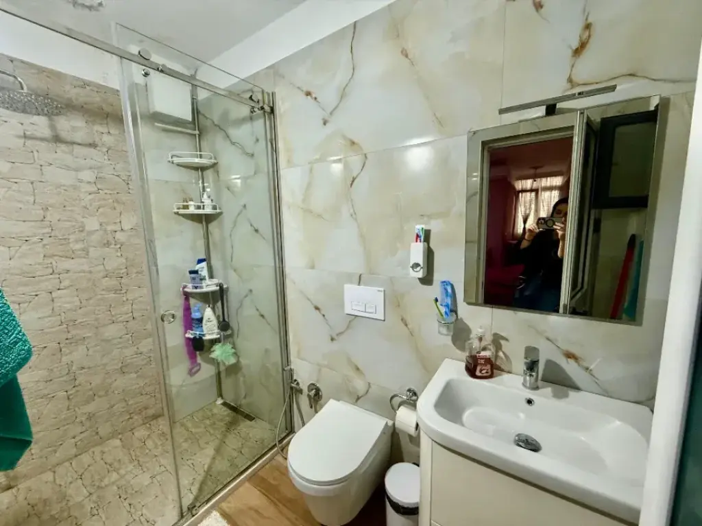 Rent | Apartament 2 + 1 | Komuna Parisit | 1000 €/month