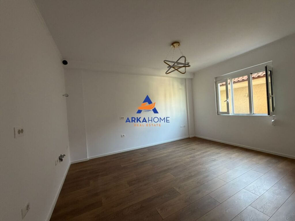 SHITET APARTAMENT 1+1+BALLKON "TE RRUGA DRITAN HOXHA" 108.000 EURO