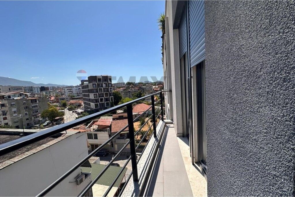 Appartamento 3+1+2 in Vendita in Via Elbasan