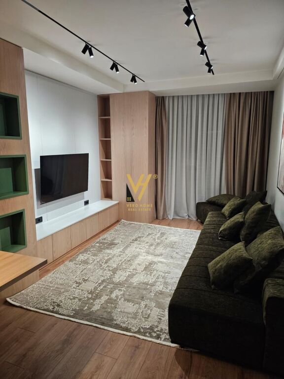 JEPET APARTAMENT 1+1 ME QERA TE GOLDEN TOWER, MINE PEZA 850 EURO