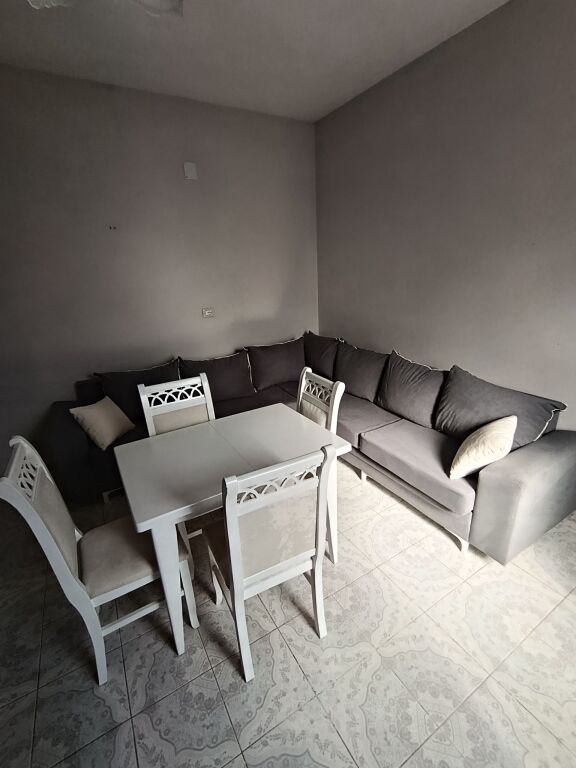 Qera | Shtëpi private 1 + 1 | Poshte Spitali Amerikan 2 | 350 €/muaj