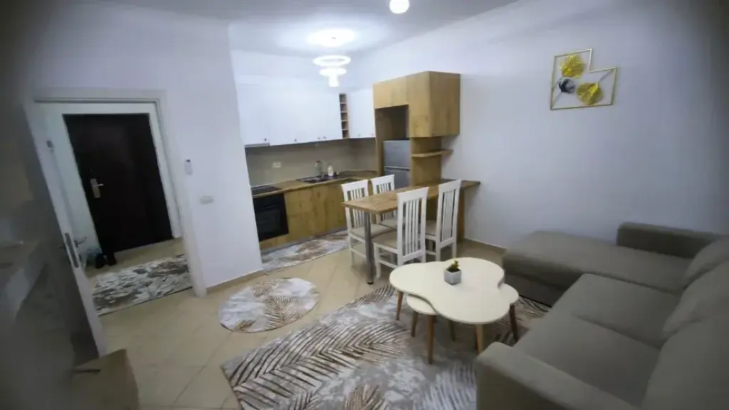 Affitto | Apartament 1 + 1+Ballkon | Astir | 470 €/mese
