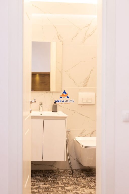 SHITET APARTAMENT 2+1+BALLKON "ZOGU I ZI" 260.000 EURO