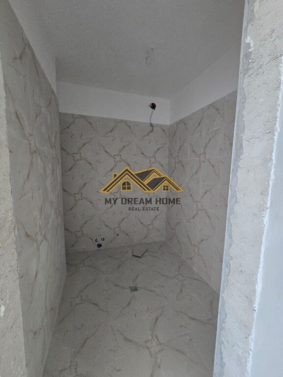 Apartament 2+1+2+2 Ballkone per Shitje ne Vollga,Durres Pamje e Plote nga Deti