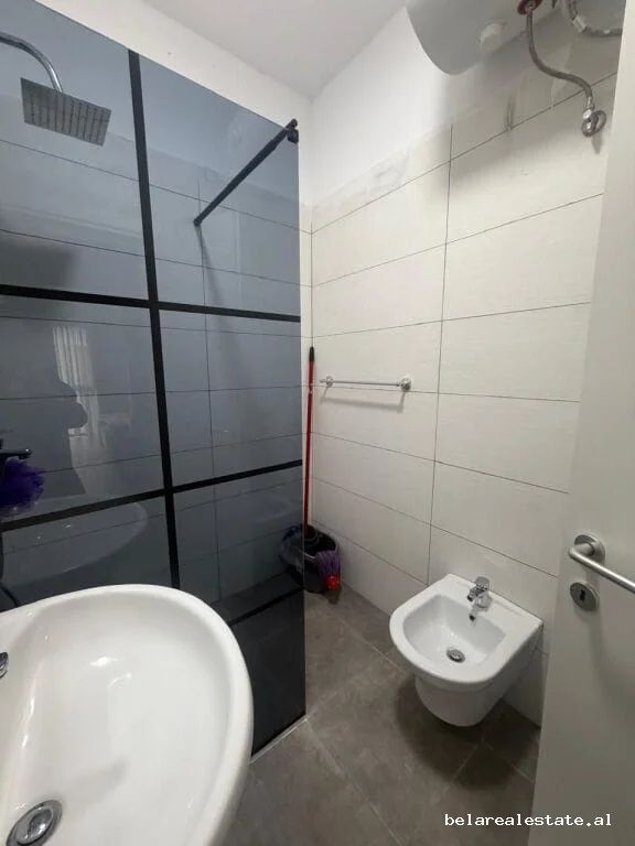 Apartament me qera 1+1 tek 5 Maji (ID B2101815) Tirane