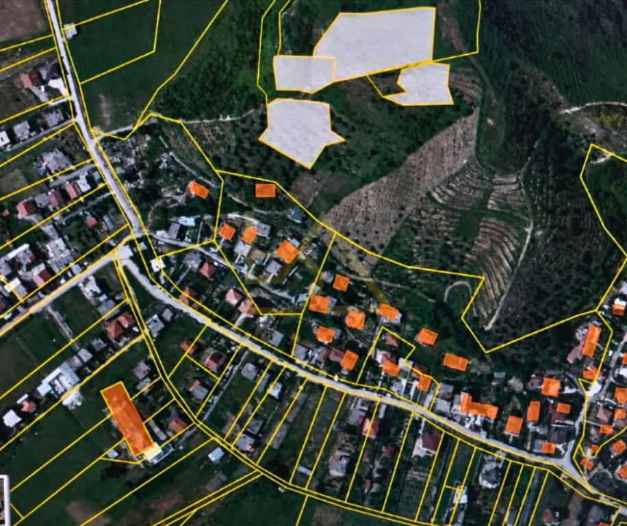 Shiten 3 Parcela Tokë në Yzberisht, Tiranë