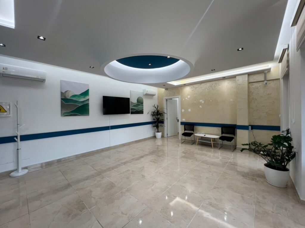 Locale Ufficio in Affitto in Via Durrës