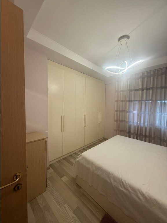 For rent 2+1 apartment + parking Reshit Petrela ( Blv Ri )