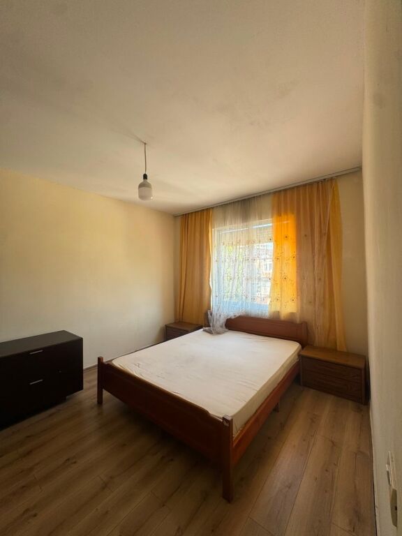 Apartament 2+1 per shitje prane Shkolles se Bashkuar