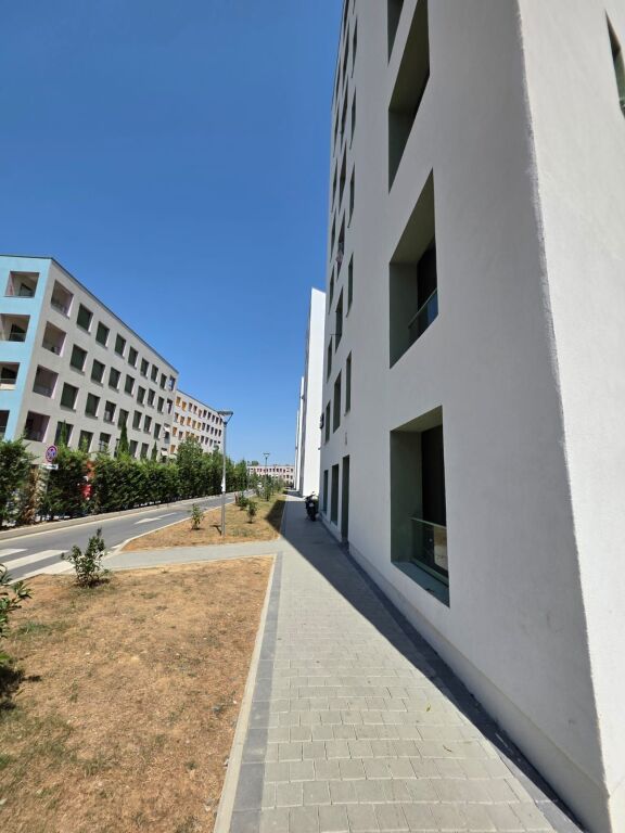 Appartamento 1+1 in Vendita in Via Ali Demi, Tirana