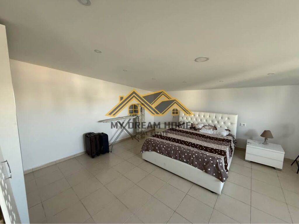 APARTAMENT 3+1+VERANDE ME PAMJE DETI NE PLAZH, PER SHITJE !