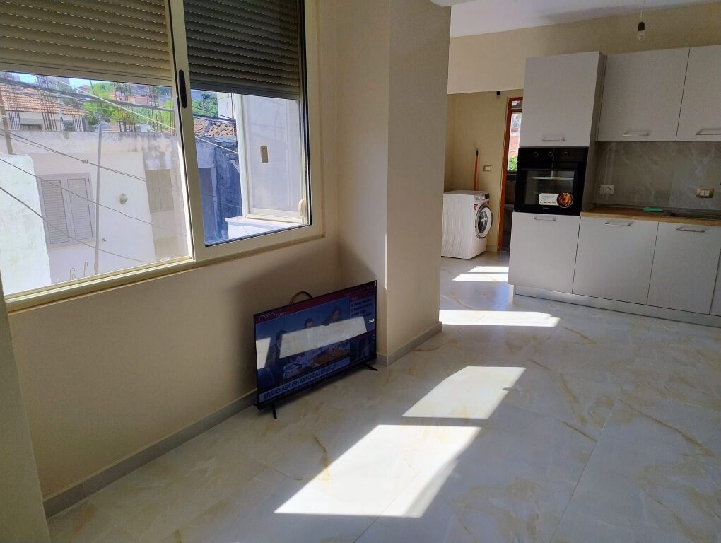 House for rent 1+1 near the Museum of Martyrs Durres .
