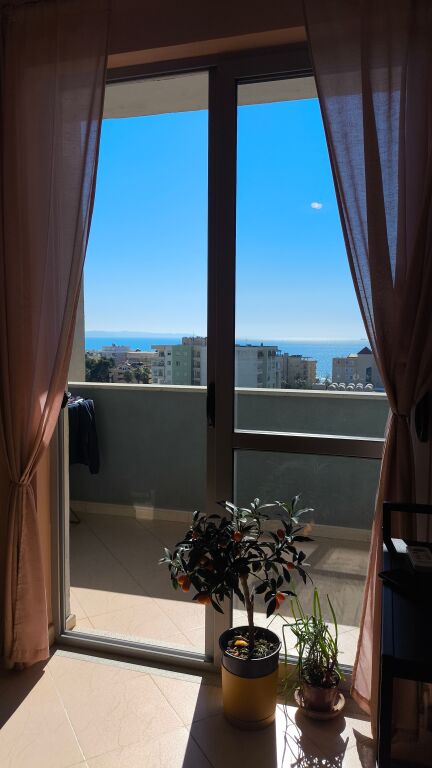 SHITET APARTAMENT 2+1 ME PAMJE DETI NË PLAZH HEKURUDHË