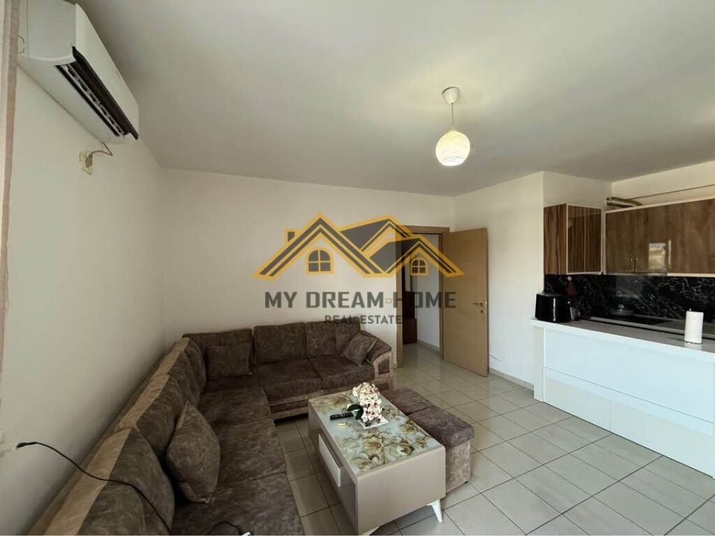 APARTAMENT 3+1+VERANDE ME PAMJE DETI NE PLAZH, PER SHITJE !