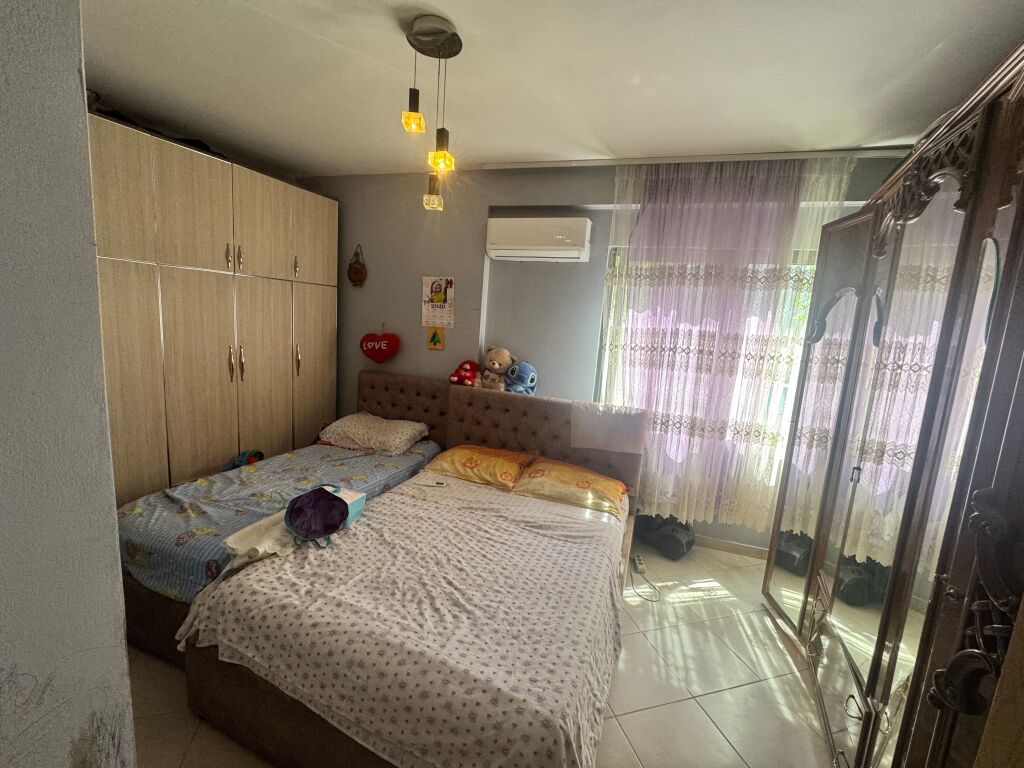 Vendesi appartamento 1+1 +veranda a Yzberisht