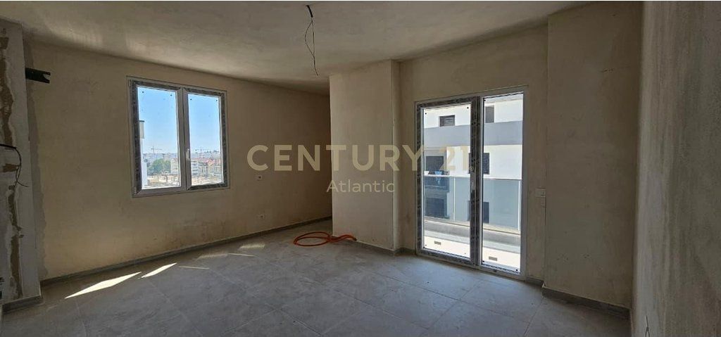 2+1 Apartment For Sale in Golem, Durrës - 115,000€ | 82 m²
