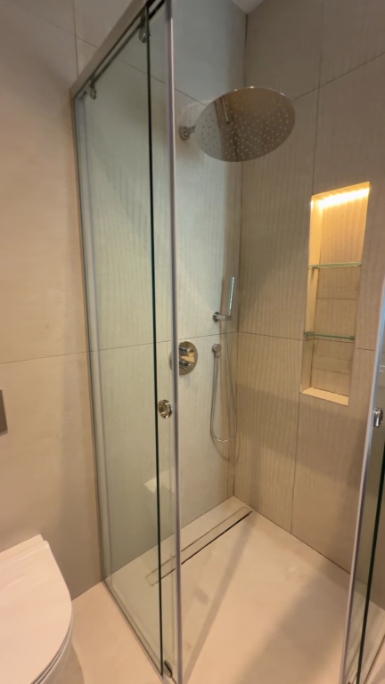 🏡 APARTAMENT 2+1 ME QIRA TE KOMPLEKSI DELIJORGJI  ·