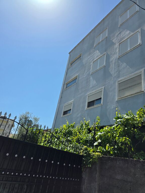 SHITET NDERTESA 4 KATESHE NË ZONEN PRANË UNIVERSITETIT BUJQËSOR,TIRANË.