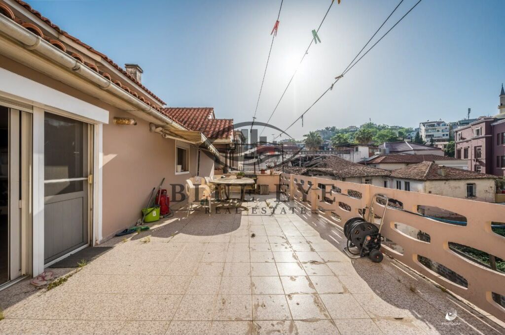Vilë Elitare për Shitje në Zemër të Durrësit – Pranë Bashkisë.
