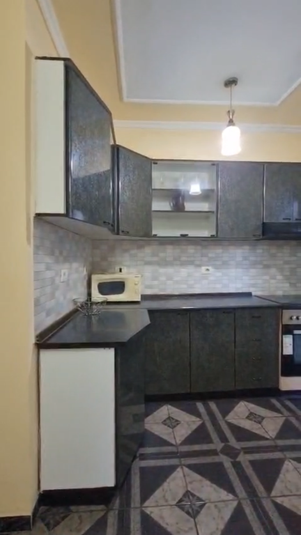 Apartament 1+1 per qera Fakulteti i Mjekesise !
