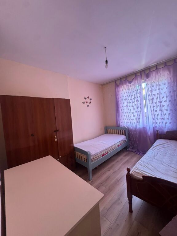 Apartament 2+1 per shitje prane Shkolles se Bashkuar