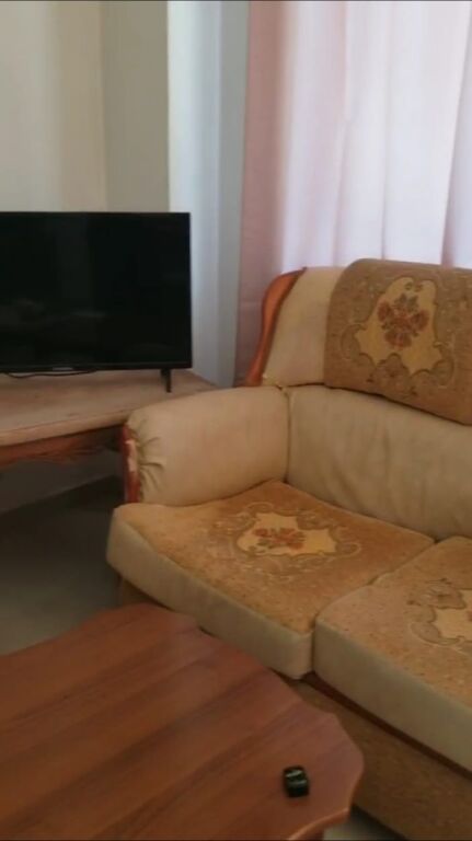 APARTAMENT 1+1. 28000 LEKE.PAS UNIVERSITETIT TE MJEKSIS.