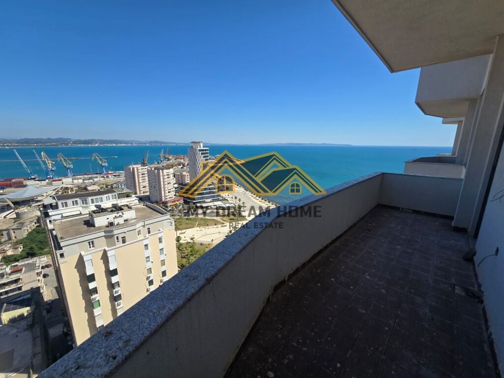 Apartament 2+1+2+2 Ballkone per Shitje ne Vollga,Durres Pamje e Plote nga Deti