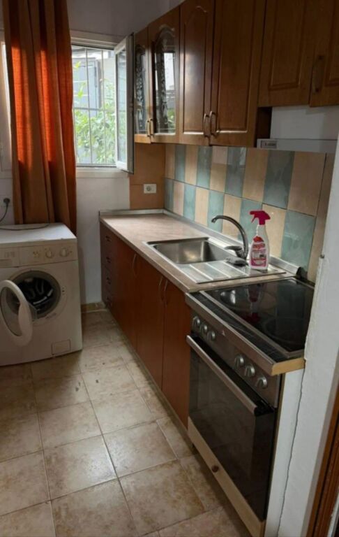 Affitto | Shtëpi private 1 + 1 | Allias | 300 €/mese
