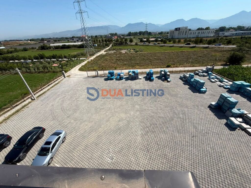 🏢 BUSINESS PROPERTY FOR SALE – SUPER INVESTMENT IN BERXULLË 📍 Berxullë – Rinas Highway 1,250 m² business property | 3,600 m² land | Direct access to the highway