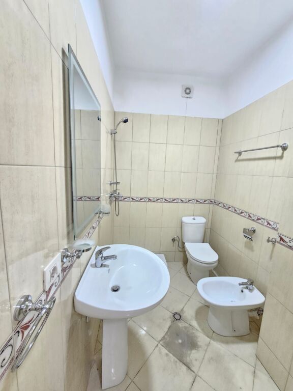 🌊 SHITET APARTAMENT 1+1 – VETËM 70 METRA NGA DETI | SHKËMBI I KAVAJËS
