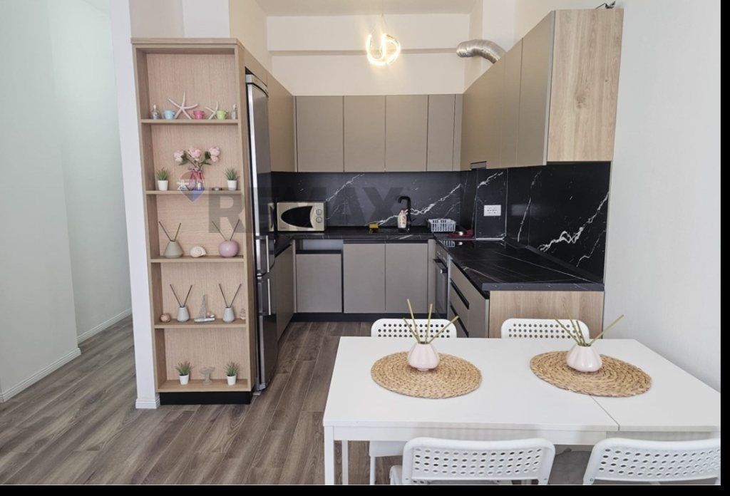 Apartament per qera 2+1 tek Pallati me Shigjeta