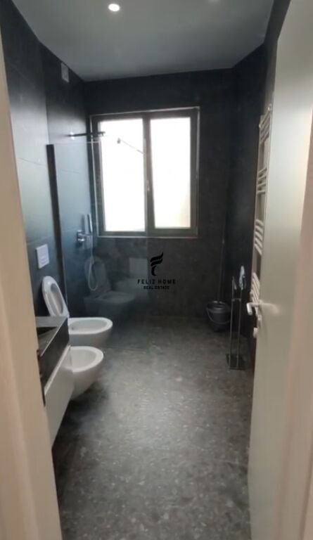 APARTAMENT ME QERA 3+1 LIQENI I THATE 1.800 EURO FH-83691