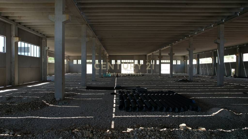 Objekt Industrial Premium për Shitje – Sukth, pranë Autostradës