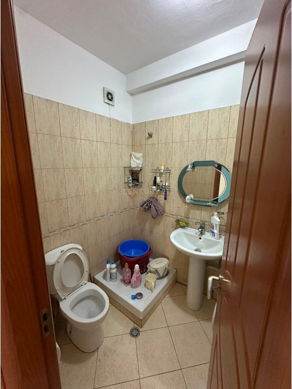 Appartamento 3+1+2 in vendita a Fresk, Tirana
