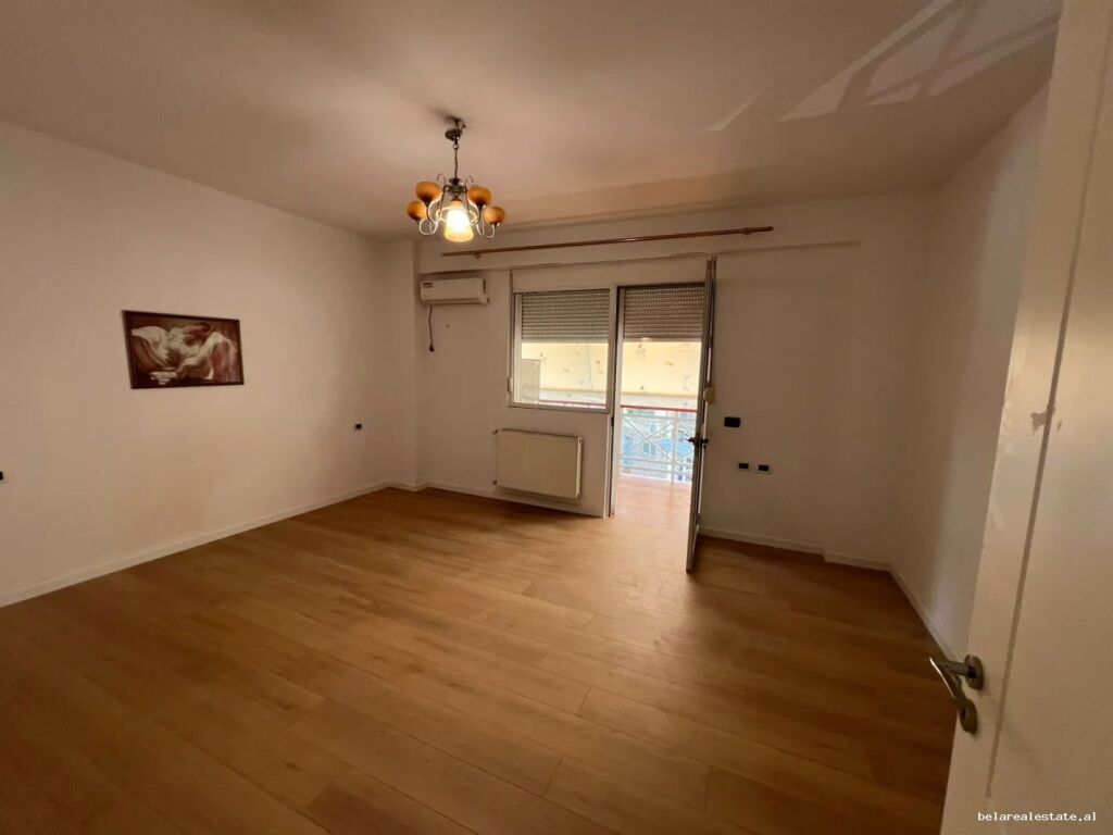 Ufficio in Affitto 2+1 a Bllok (ID BZ21010) Tirana