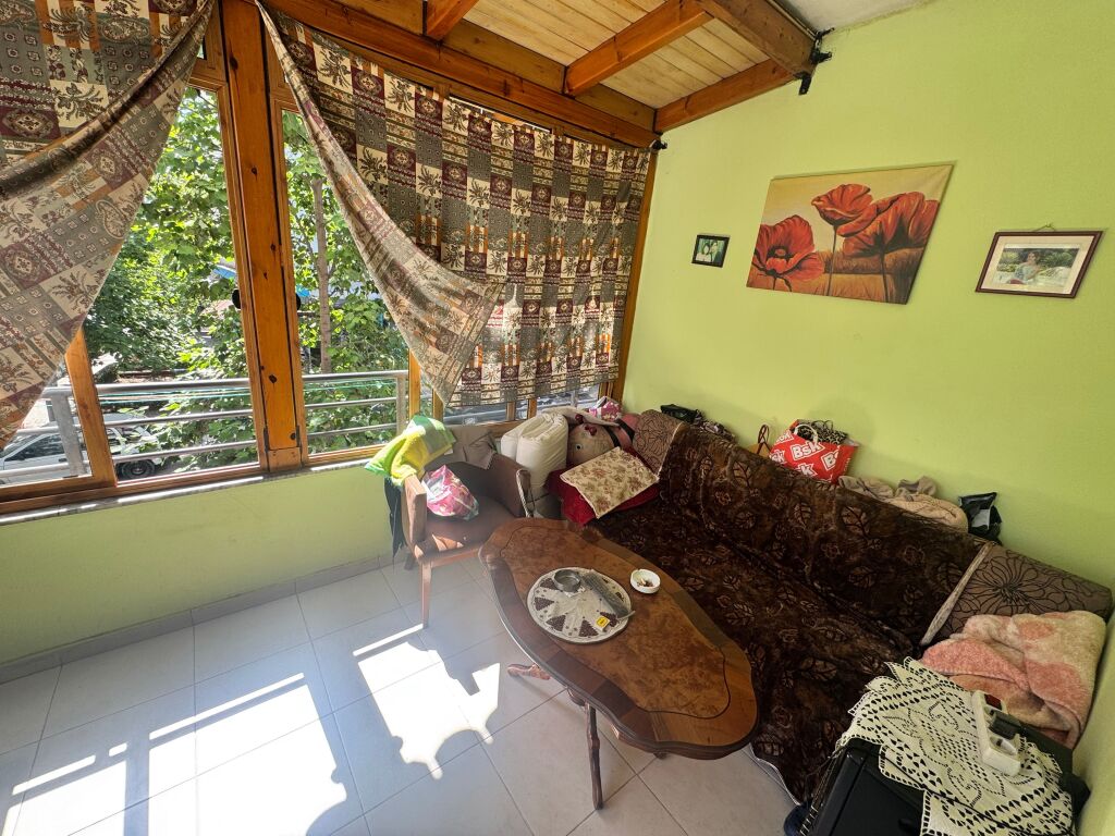 Vendesi appartamento 1+1 +veranda a Yzberisht