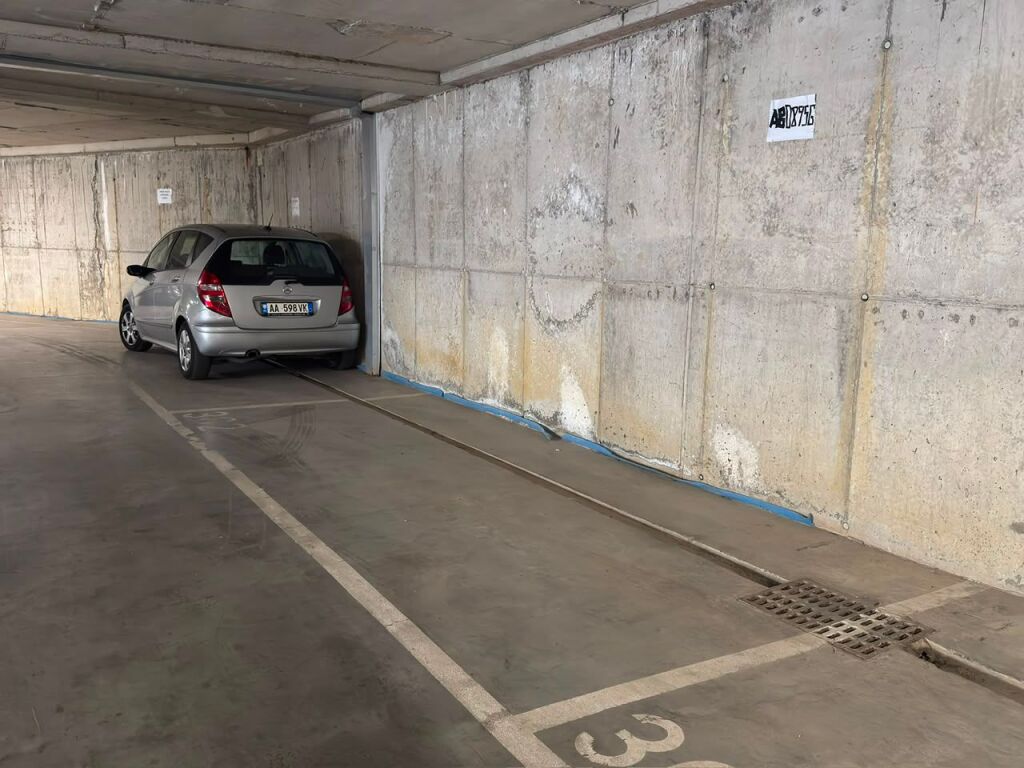 Parcheggio in Vendita Complesso Mangalem