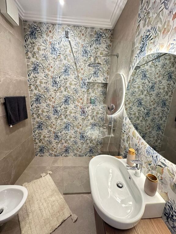 🏡 **Appartamento 1+1 + posto auto in affitto nel Garden Building**