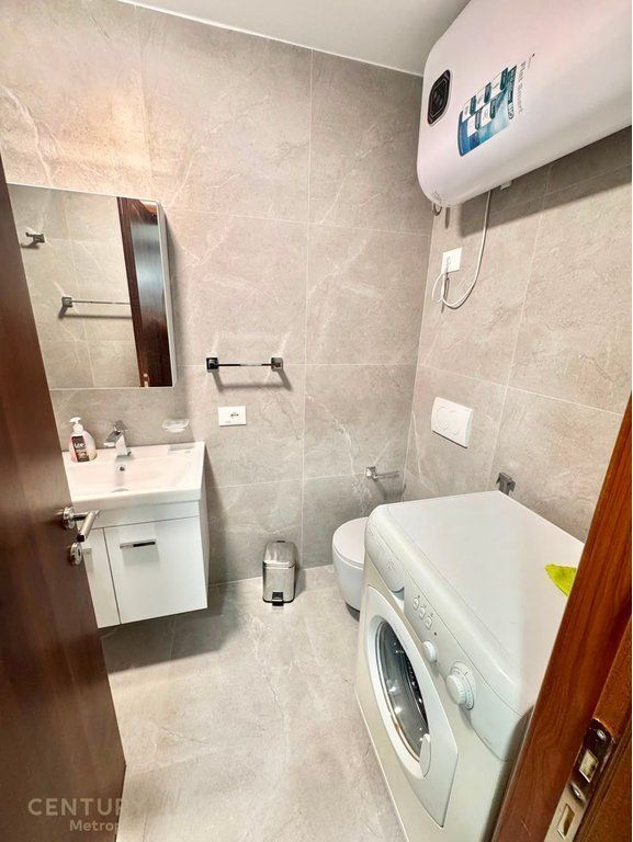COMUNE DI PARIGI, APPARTAMENTO 2+1+2 IN AFFITTO CON POSTO AUTO! 900 € /Mese
