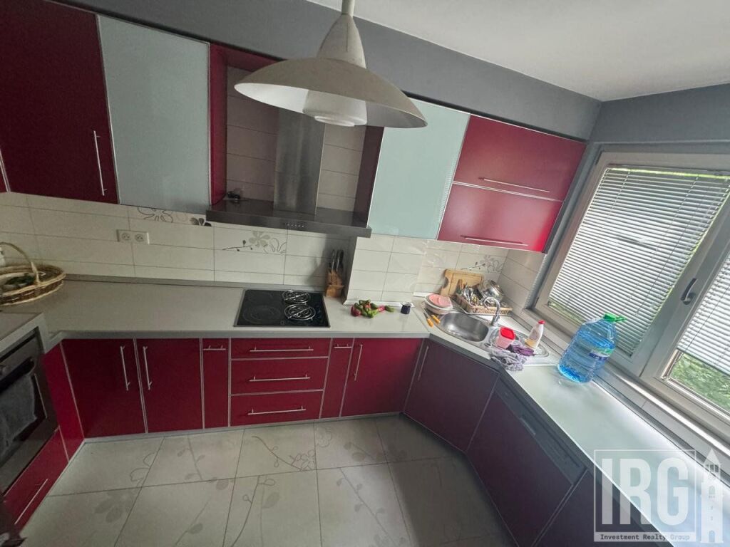Jepet apartament 2+1 me qira tek Rruga Myslym Shyri .