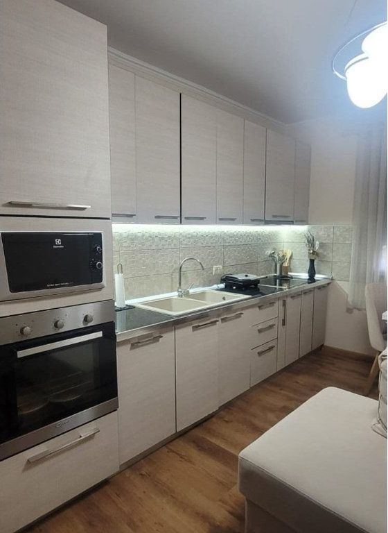 AFFITTASI APPARTAMENTO 2+1, NELLA ZONA DI OXHAKU, TIRANA