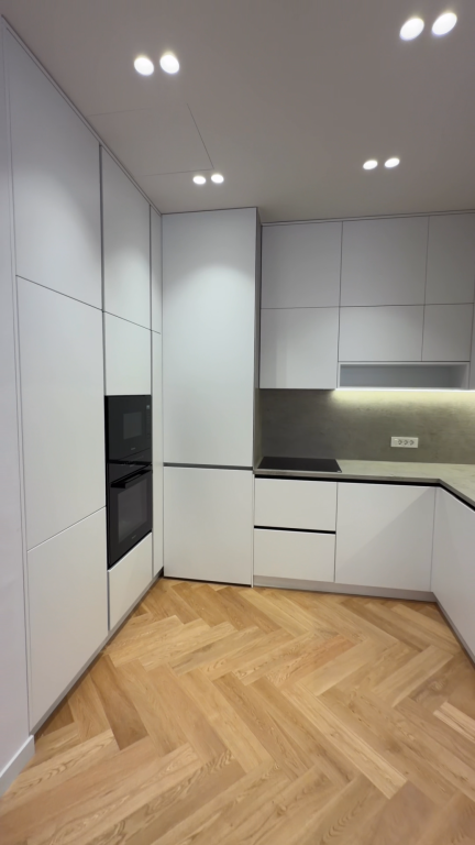 🏡 APARTAMENT 2+1 ME QIRA TE KOMPLEKSI DELIJORGJI  ·