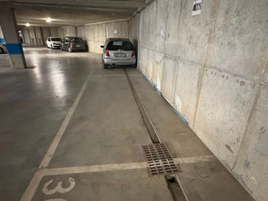 Parcheggio in Vendita Complesso Mangalem