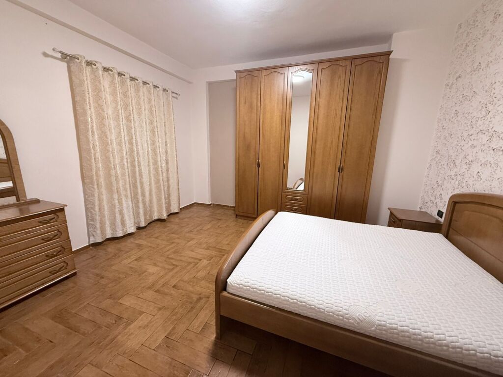 Apartament me qera
