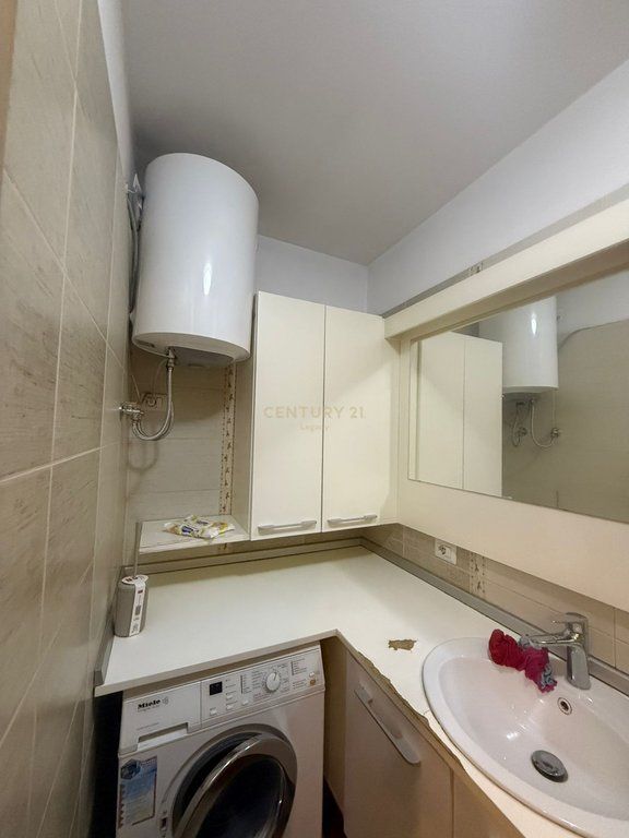For Rent 2+1 apartment + parking Reshit Petrela