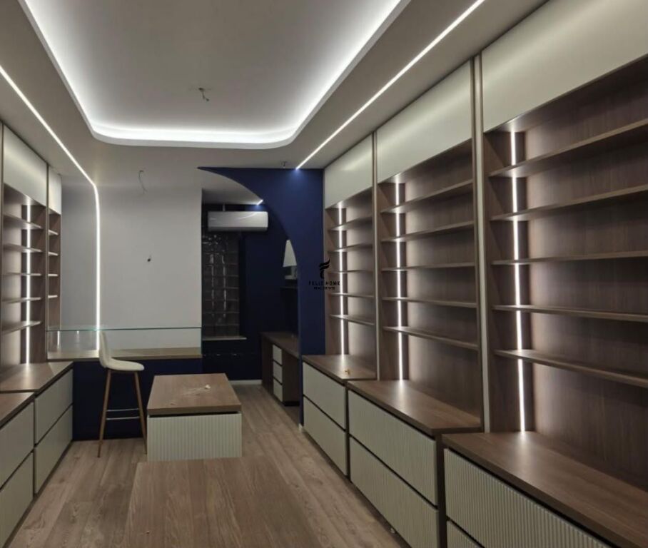 SHOP FOR RENT 85 M2 BLLOK 250,000 LEKE FH-83667
